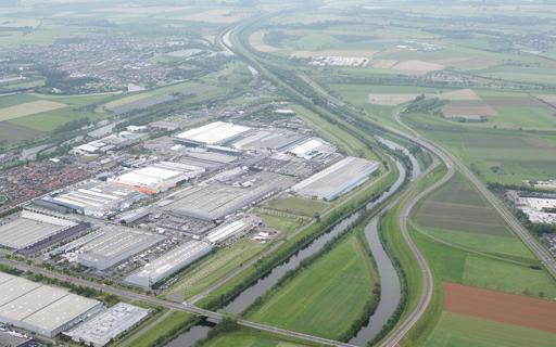 Kaartachtige luchtfoto van Veghel en de omliggende Noord-Brabantse bedrijventerreinen